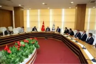 Şırnak Üniversitesi ile Koop-İş Sendikası arasında toplu iş sözleşmesi imzalandı Şırnak Üniversitesi ile Koop-İş Sendikası arasında toplu iş sözleşmesi imzalandı