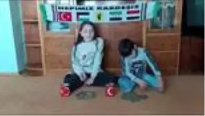 Suriyeli Selam ve kardeşi, İzmirli afetzedelere yardım eli uzattı Suriyeli Selam ve kardeşi, İzmirli afetzedelere yardım eli uzattı