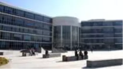 Uzaklaştırma kararı bulunan eşini bıçaklayıp eşarpla boğmaya çalışan sanığa 16 yıl 9 ay hapis Uzaklaştırma kararı bulunan eşini bıçaklayıp eşarpla boğmaya çalışan sanığa 16 yıl 9 ay hapis