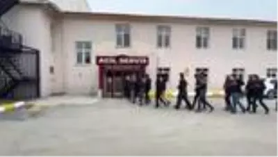 Van merkezli 3 ilde terör operasyonu: 13 gözaltı Van merkezli 3 ilde terör operasyonu: 13 gözaltı