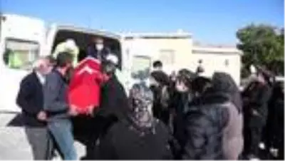 Yozgat'taki kazada hayatını kaybeden polis memuru toprağa verildi Yozgat'taki kazada hayatını kaybeden polis memuru toprağa verildi