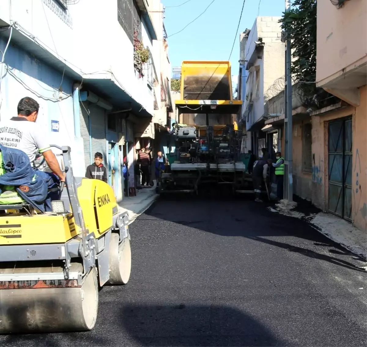 Yüreğir�de asfalt çalışmaları devam ediyor Adana