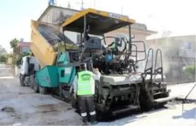 Yüreğir'de asfalt çalışmaları devam ediyor Yüreğir'de asfalt çalışmaları devam ediyor
