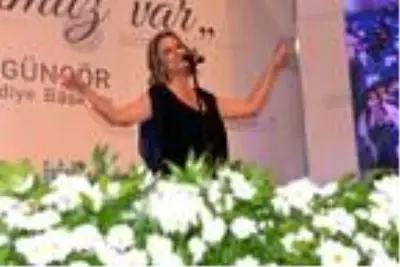 1'inci Uluslararası Edebiyat ve Şiir Günleri'nin açılışı yapıldı 1'inci Uluslararası Edebiyat ve Şiir Günleri'nin açılışı yapıldı