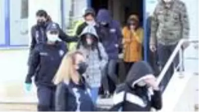 Son dakika! 5 ildeki fuhuş operasyonunda 9 kişi gözaltına alındı Son dakika! 5 ildeki fuhuş operasyonunda 9 kişi gözaltına alındı