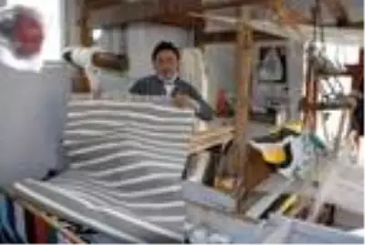 50 yıldır tezgahında kilim dokuyor 50 yıldır tezgahında kilim dokuyor