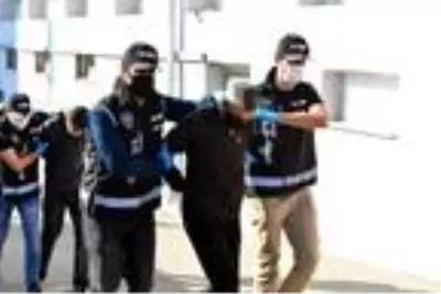 Adana'da, silah kaçakçısı suç örgütüne operasyonda 7 tutuklama Adana'da, silah kaçakçısı suç örgütüne operasyonda 7 tutuklama