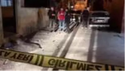Adana'da silahlı saldırıya uğrayan kişi yaralandı Adana'da silahlı saldırıya uğrayan kişi yaralandı