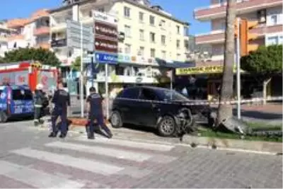 Son dakika haberleri | Alanya Kestelsporlu futbolcu kaza yaptı : 2 yaralı Son dakika haberleri | Alanya Kestelsporlu futbolcu kaza yaptı : 2 yaralı
