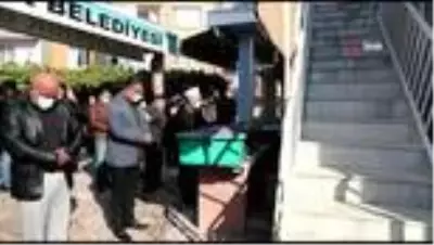 - Alaşehir'in tarihi çınarı Ayşe nine 107 yaşında vefat etti - Alaşehir'in tarihi çınarı Ayşe nine 107 yaşında vefat etti