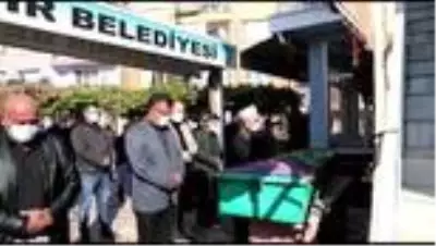 - Alaşehir'in tarihi çınarı Ayşe nine 107 yaşında vefat etti - Alaşehir'in tarihi çınarı Ayşe nine 107 yaşında vefat etti