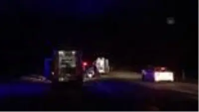 Antalya'da iki otomobil çarpıştı: 4 yaralı Antalya'da iki otomobil çarpıştı: 4 yaralı