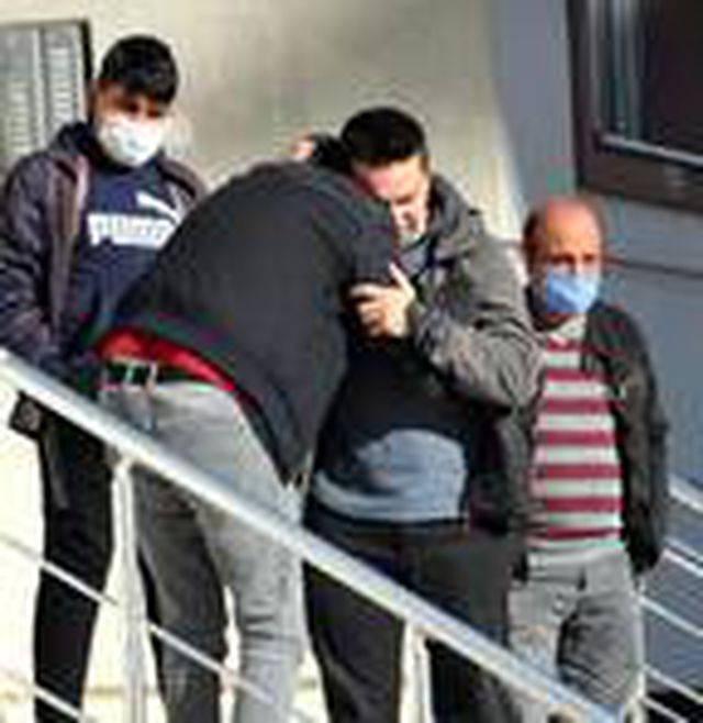 İşçilere yardım etmek için çıktığı çatı sonu oldu! Ayağı kayan 3 çocuk babası feci şekilde can verdi