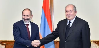 Azerbaycan'dan ağır darbe yiyen Ermenistan'da erken seçim sinyali