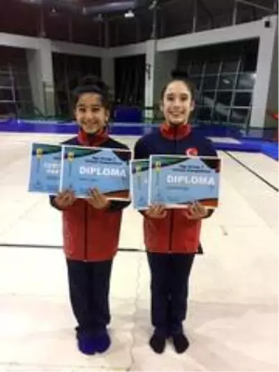Başarılı cimnastikçiler belgelendi Başarılı cimnastikçiler belgelendi