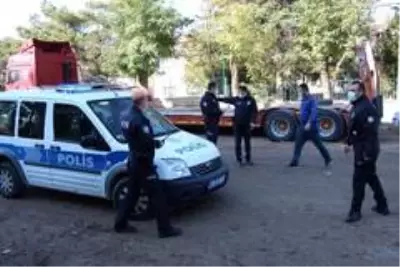Boşanma davasında yakınları birbirine girdi: 4 yaralı Boşanma davasında yakınları birbirine girdi: 4 yaralı
