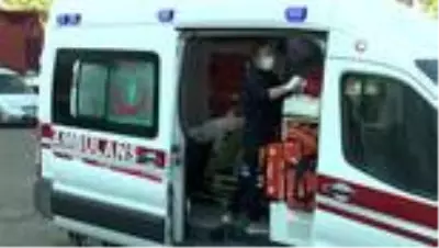 Boşanma davasında yakınları birbirine girdi: 4 yaralı Boşanma davasında yakınları birbirine girdi: 4 yaralı