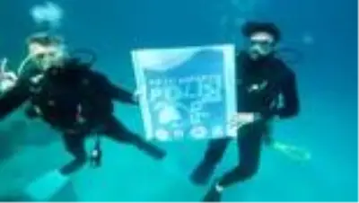 Son dakika haberi | Denizin 10 metre derinliğinde 'En iyi narkotik polisi anne' pankartı açtılar Son dakika haberi | Denizin 10 metre derinliğinde 'En iyi narkotik polisi anne' pankartı açtılar
