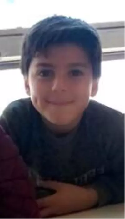 Ekin ekme makinesinin altında kalan Batuhan yaşamını yitirdi Ekin ekme makinesinin altında kalan Batuhan yaşamını yitirdi