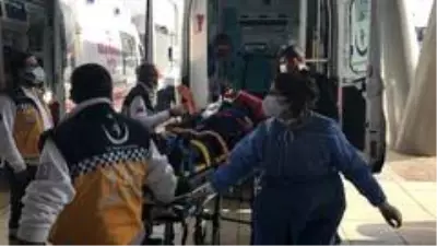 - Elazığ'da araçlar kafa kafaya çarpıştı: 1 çocuk öldü, 7 kişi yaralandı - Elazığ'da araçlar kafa kafaya çarpıştı: 1 çocuk öldü, 7 kişi yaralandı