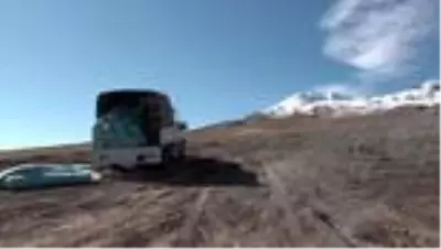 Erciyes Dağı'na erozyona karşı 'tohum halısı' serildi Erciyes Dağı'na erozyona karşı 'tohum halısı' serildi