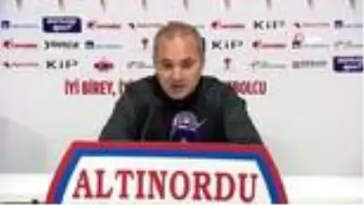 Erkan Sözeri: 'Oyuncularım tek kale oynadılar ama ilk yarıda yediğimiz 2 gol sonucu belirledi' Erkan Sözeri: 'Oyuncularım tek kale oynadılar ama ilk yarıda yediğimiz 2 gol sonucu belirledi'