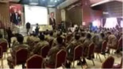 Erzincan'da 'Güvenlik Korucuları Hizmet İçi Eğitim' programı düzenlendi Erzincan'da 'Güvenlik Korucuları Hizmet İçi Eğitim' programı düzenlendi