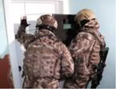 Erzurum merkezli uyuşturucu satıcılarına şafak operasyonu Erzurum merkezli uyuşturucu satıcılarına şafak operasyonu