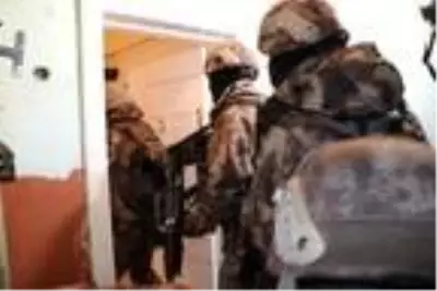 Erzurum merkezli uyuşturucu satıcılarına şafak operasyonu Erzurum merkezli uyuşturucu satıcılarına şafak operasyonu