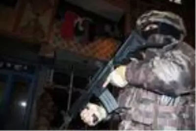 Erzurum merkezli uyuşturucu satıcılarına şafak operasyonu Erzurum merkezli uyuşturucu satıcılarına şafak operasyonu