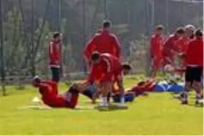 Eskişehirspor ligdeki ilk galibiyetini almak istiyor Eskişehirspor ligdeki ilk galibiyetini almak istiyor