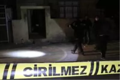 Evinin önünde pusu kurup, kurşun yağmuruna tuttular Evinin önünde pusu kurup, kurşun yağmuruna tuttular