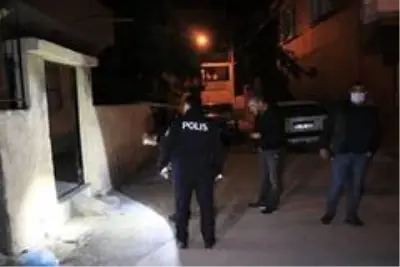 Evinin önünde pusu kurup, kurşun yağmuruna tuttular Evinin önünde pusu kurup, kurşun yağmuruna tuttular