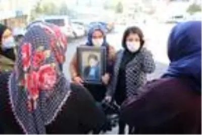 Evlat nöbeti tutan baba: Oğlumun hayali, futbolcu olmaktı (2) Evlat nöbeti tutan baba: Oğlumun hayali, futbolcu olmaktı (2)