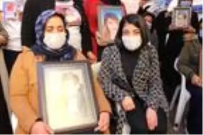 Evlat nöbeti tutan baba: Oğlumun hayali, futbolcu olmaktı (2) Evlat nöbeti tutan baba: Oğlumun hayali, futbolcu olmaktı (2)