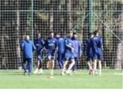 Fenerbahçe'de Gençlerbirliği maçı hazırlıkları sürüyor Fenerbahçe'de Gençlerbirliği maçı hazırlıkları sürüyor