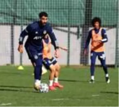 Fenerbahçe'de Gençlerbirliği maçı hazırlıkları sürüyor Fenerbahçe'de Gençlerbirliği maçı hazırlıkları sürüyor