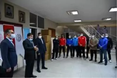 Güreş kulüplerine malzeme desteği Güreş kulüplerine malzeme desteği