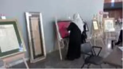 Hattat Mahmut Şahin ve öğrencilerinin eserleri Kocaeli'de sergilendi Hattat Mahmut Şahin ve öğrencilerinin eserleri Kocaeli'de sergilendi