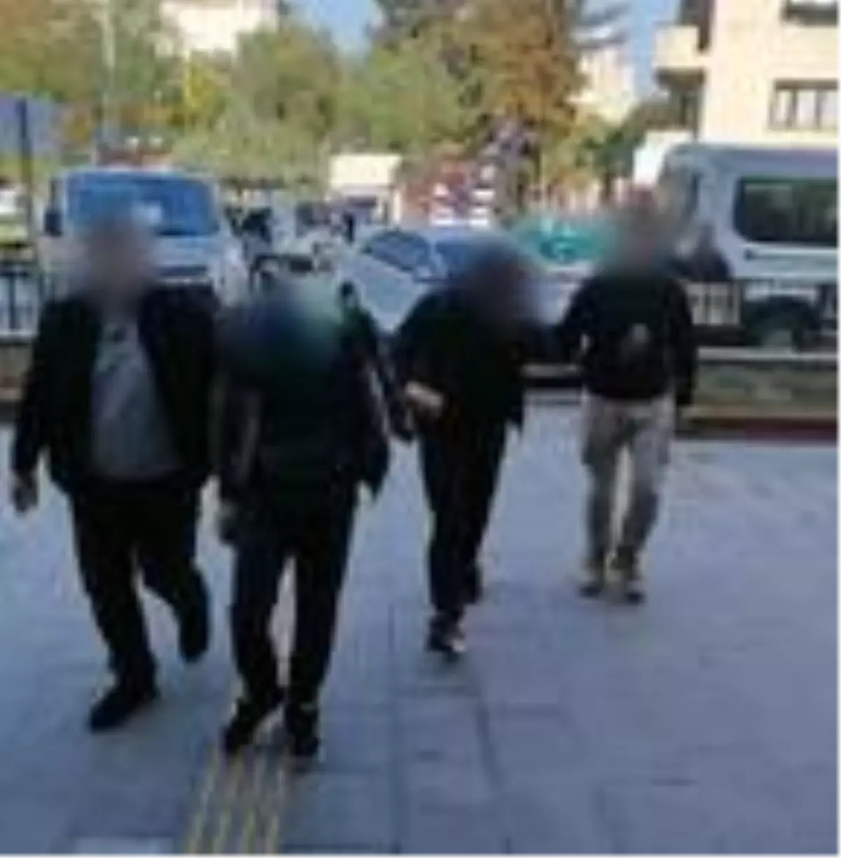 Hırsızlık şüphelilerini, güvenlik kamerası görüntüleri yakalattı