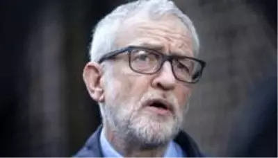 İngiltere'de İşçi Partisi, eski liderleri Jeremy Corbyn'e anti-Semitizm suçlamalarını görüşmek için toplanacak İngiltere'de İşçi Partisi, eski liderleri Jeremy Corbyn'e anti-Semitizm suçlamalarını görüşmek için toplanacak