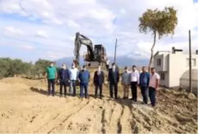 Kaş'ta bisiklet yolu için çalışmalar başladı Kaş'ta bisiklet yolu için çalışmalar başladı
