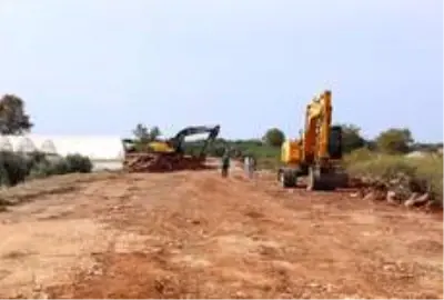 Kaş'ta bisiklet yolu için çalışmalar başladı Kaş'ta bisiklet yolu için çalışmalar başladı