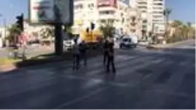 Kırmızı ışıkta 'jonglör' gösterisi Kırmızı ışıkta 'jonglör' gösterisi