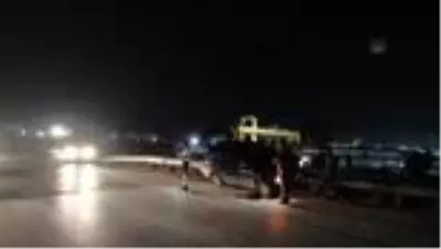 Kontrolden çıkarak bariyerlerde asılı kalan otomobilin sürücüsü yaralandı Kontrolden çıkarak bariyerlerde asılı kalan otomobilin sürücüsü yaralandı