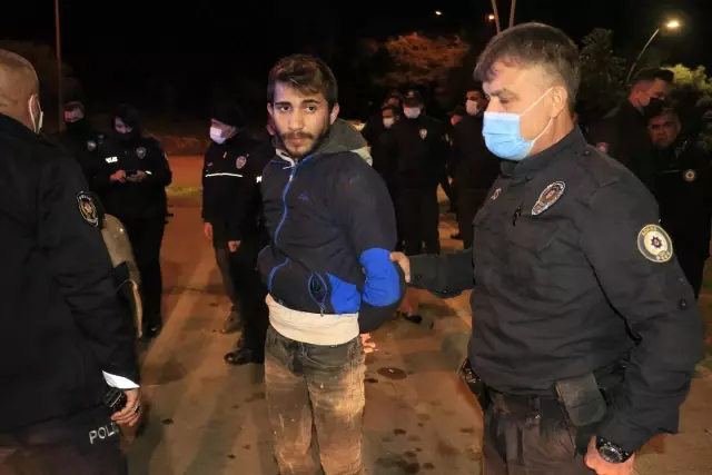 Maske takmaları yönünde uyarılan şahıslar, polise taşla saldırdı Maske takmaları yönünde uyarılan şahıslar, polise taşla saldırdı