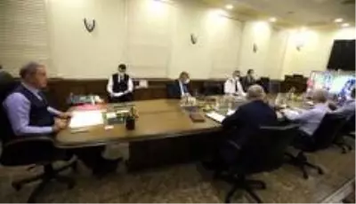 Milli Savunma Bakanı Akar'dan birlik komutanları ile video konferans Milli Savunma Bakanı Akar'dan birlik komutanları ile video konferans