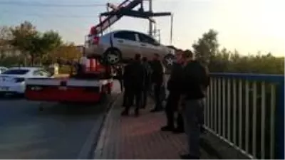 Otomobil tarlaya uçtu, sürücüsünün burnu bile kanamadı Otomobil tarlaya uçtu, sürücüsünün burnu bile kanamadı