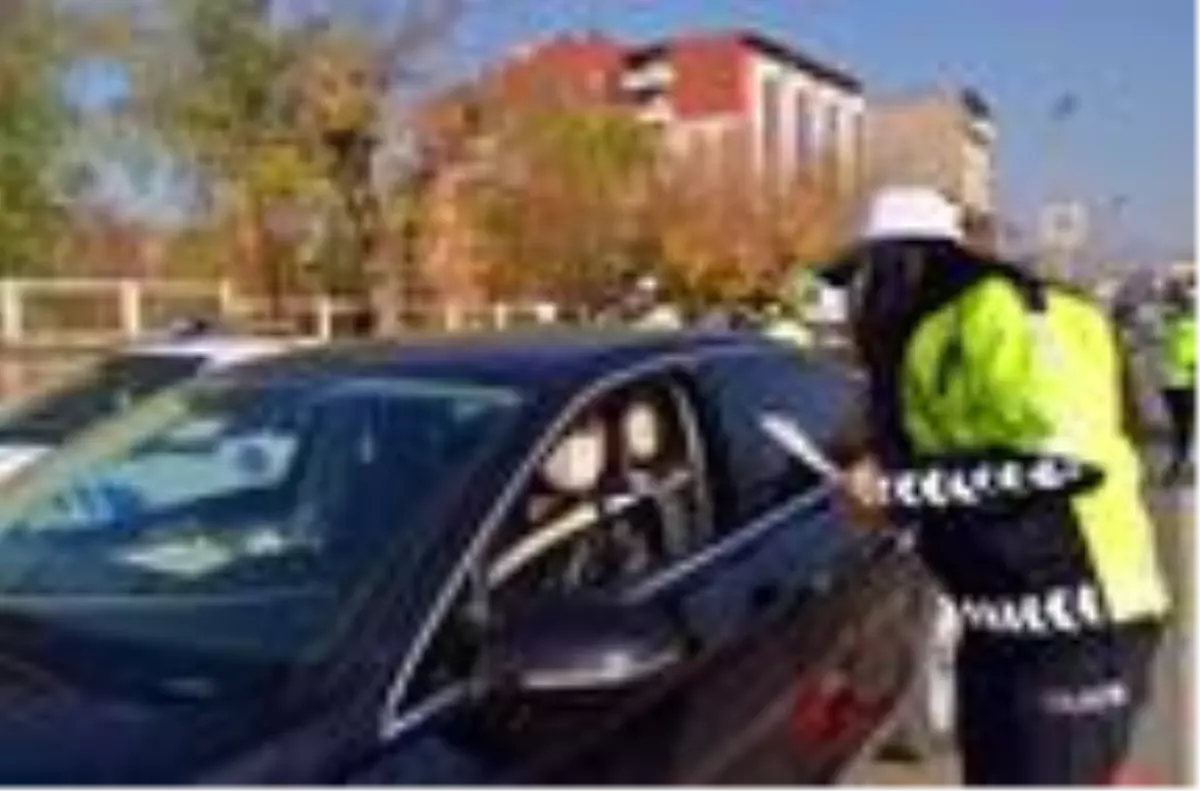 Son dakika haberleri... Polis, emniyet kemeri takanlara teşekkür etti, takmayanları uyardı