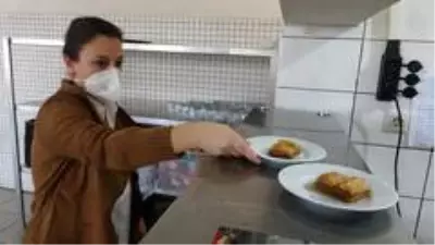 Sağlıkçılara tatlıcılardan sürpriz Sağlıkçılara tatlıcılardan sürpriz